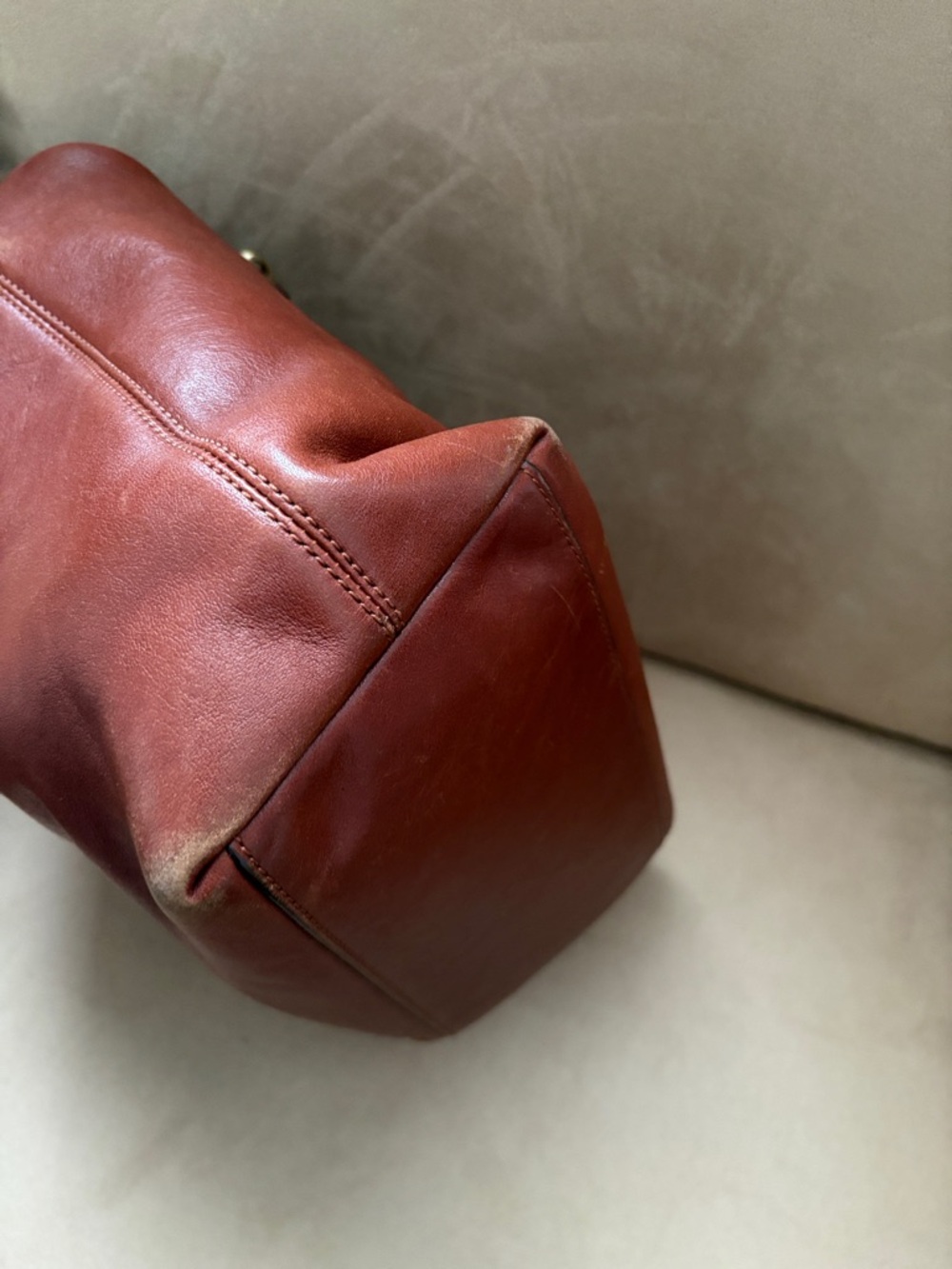 COACH 19889 Archive Collection Hobo bag.
Classic Leather in Cognac Brown - Picture 9 of 14